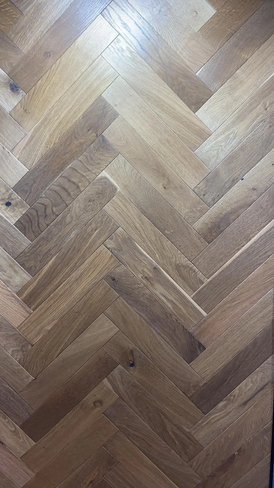 Smoked Heritage – Smoked Heritage – Engineered Oak Herringbone Flooring