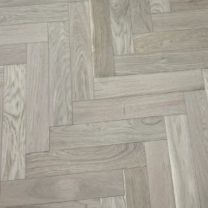 Invisible Oak – Invisible Oak – Engineered Oak Herringbone Flooring