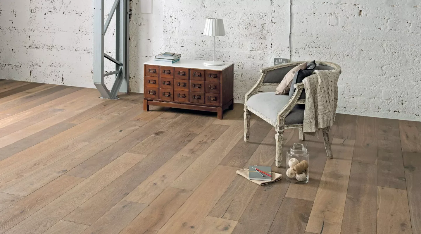 Wide Cross Sawn Oak Plank 189mm engineered real wood floor - Image 2